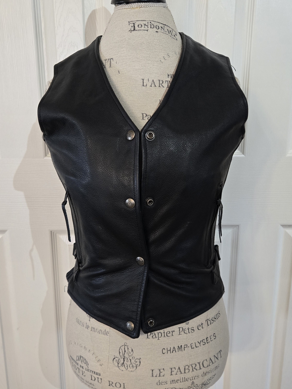 Milwaukee Motorcycle Clothing Co. Black Leather Biker Vest Women’s Small